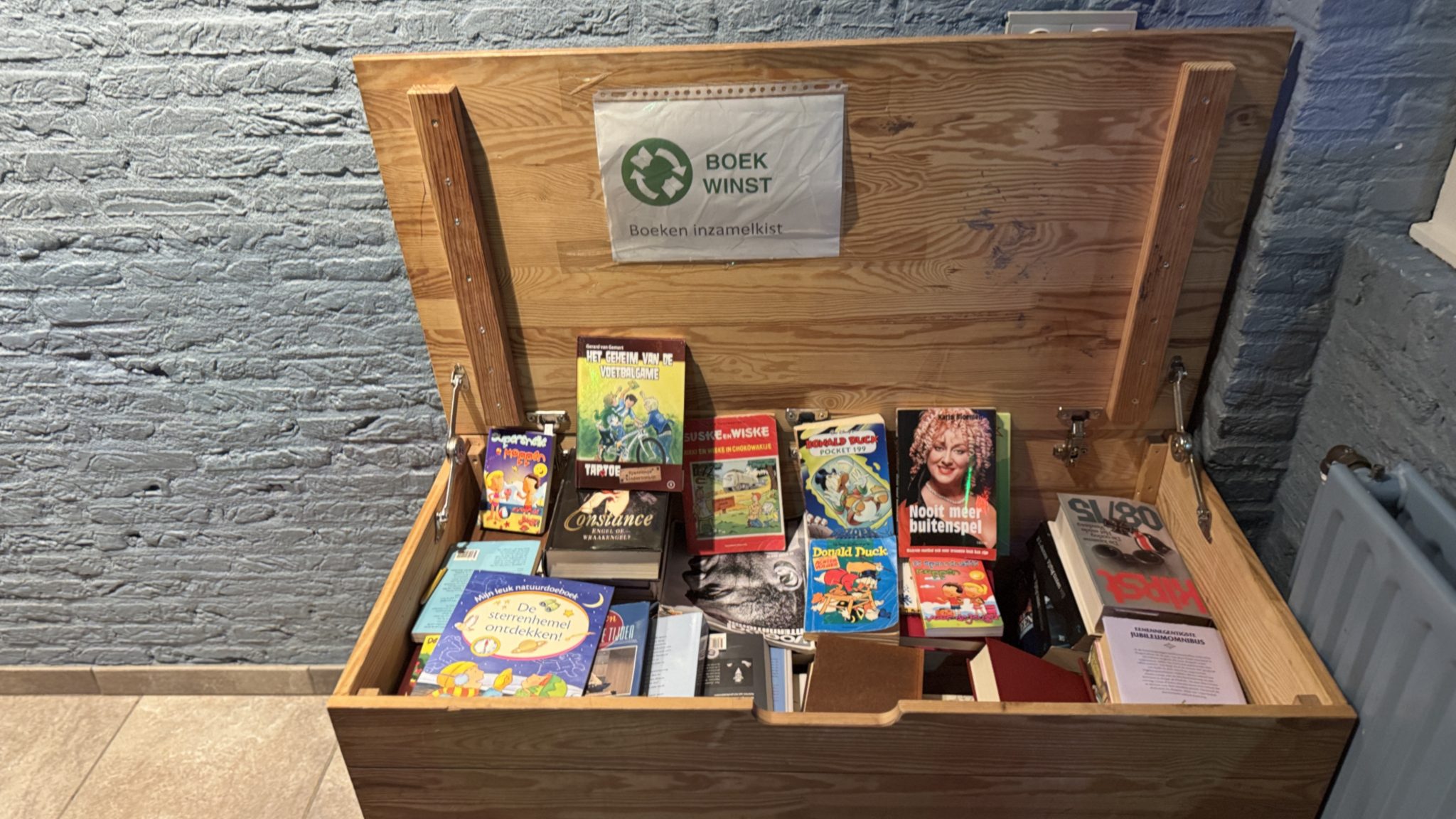 Boekenkist in de kantine