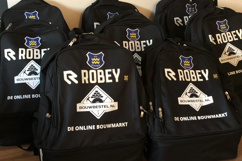 Bouwbestel.nl sponsort tassen JO8-1