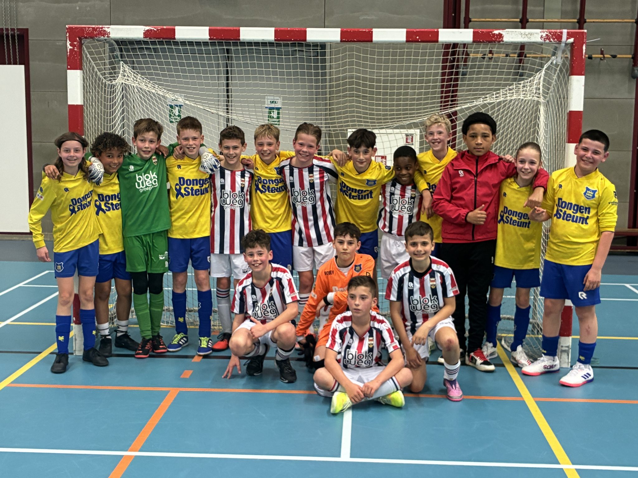 Jeugdteam van VV Dongen in futsal competitie KNVB