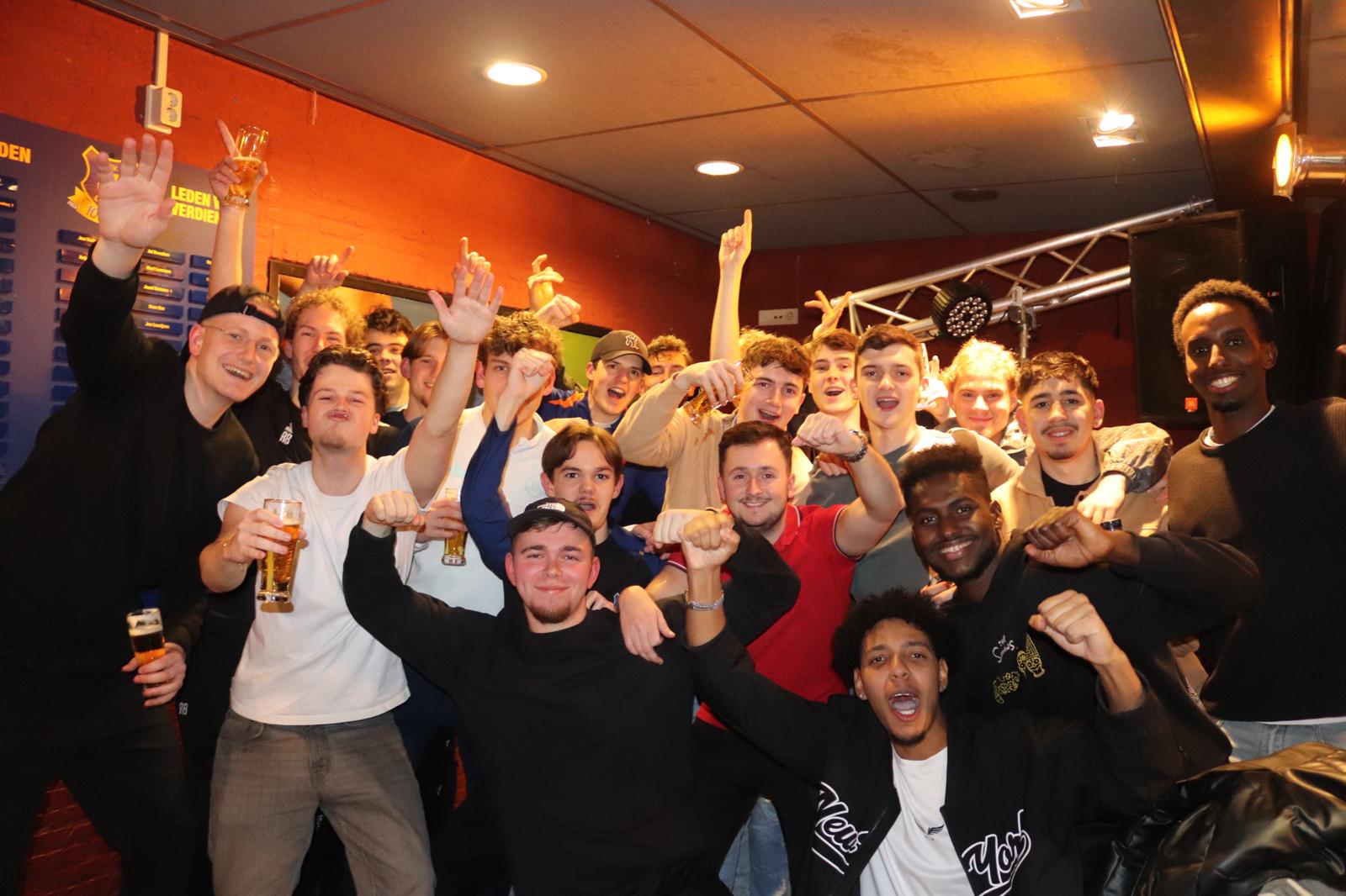 VV Dongen 23-3 winterkampioen